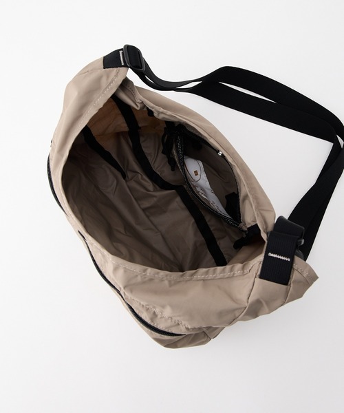 KELTY(ケルティ)の「BAILA 掲載モデル【KELTY】PACKABLE CURVE SHOULDER S パッカブル ショルダーバック サコッシュ リップストップナイロン(ショルダーバッグ・レディース・ネイビー/グレー/ブラウン系/ブラック/ベージュ・ONE SIZE)」の14枚目の写真