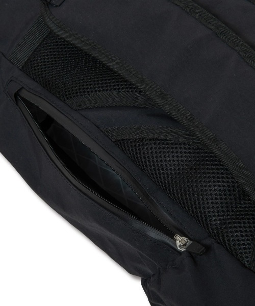 AKTR(アクター)の「AKTR STUFF ROLLTOP BACKPACK(アクター スタッフ ロールトップ バックパック)(バックパック/リュック・メンズ・ブラック系/グリーン系・ONE SIZE)」の6枚目の写真