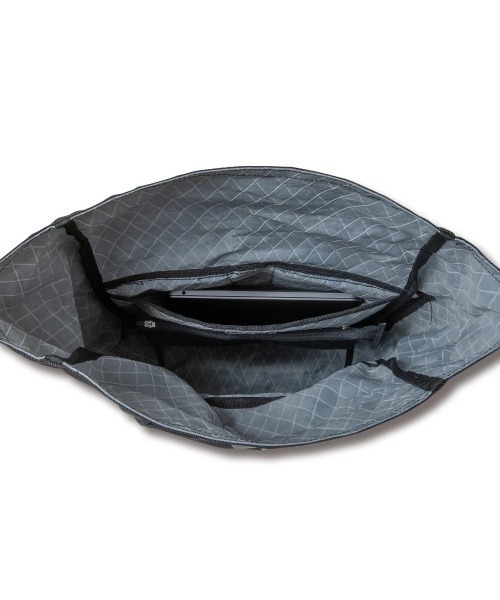 AKTR(アクター)の「AKTR STUFF ROLLTOP BACKPACK(アクター スタッフ ロールトップ バックパック)(バックパック/リュック・メンズ・ブラック系/グリーン系・ONE SIZE)」の8枚目の写真