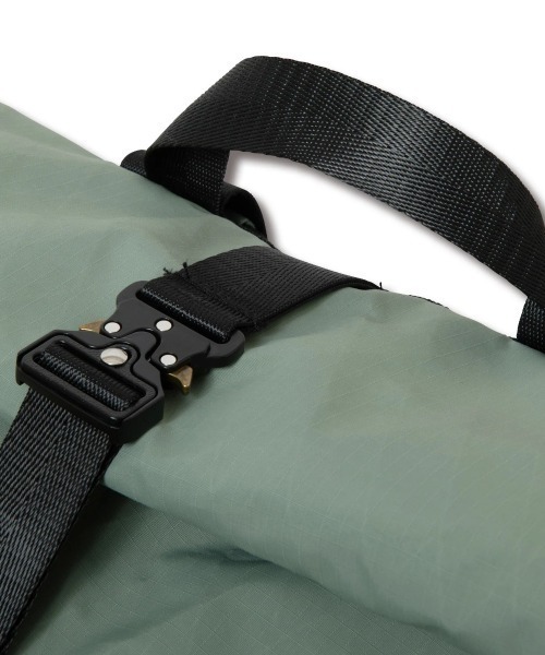 AKTR(アクター)の「AKTR STUFF ROLLTOP BACKPACK(アクター スタッフ ロールトップ バックパック)(バックパック/リュック・メンズ・ブラック系/グリーン系・ONE SIZE)」の11枚目の写真