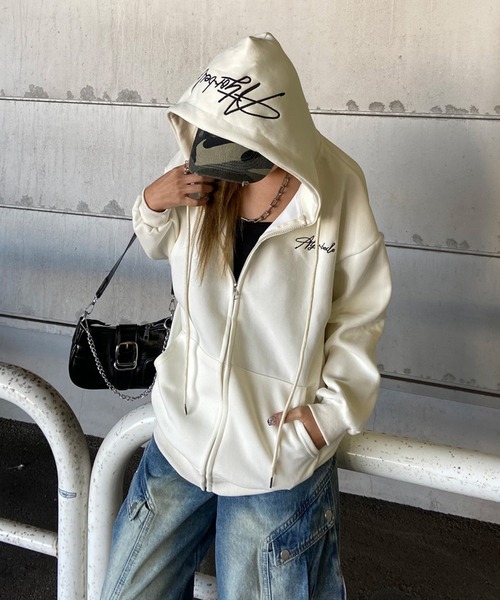 non-hedge（ノンヘッジ）の「フードロゴビッグジップアップパーカー（パーカー・レディース・ワインレッド/ネイビー/ブラック/オフホワイト/グレー・FREE）」の2枚目の写真