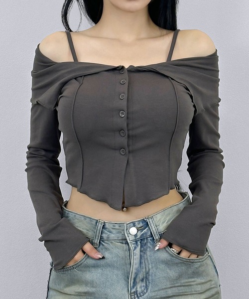 FOLLOWIN（フォロウィン）の「【４color/パット付き】オフショルボタントップス（Tシャツ/カットソー・レディース・ブラック/グレー/チャコールグレー/ホワイト・FREE）」の3枚目の写真