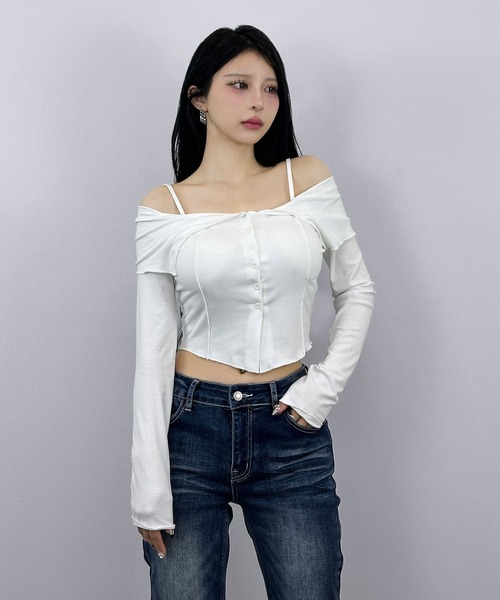 FOLLOWIN（フォロウィン）の「【４color/パット付き】オフショルボタントップス（Tシャツ/カットソー・レディース・ブラック/グレー/チャコールグレー/ホワイト・FREE）」の6枚目の写真