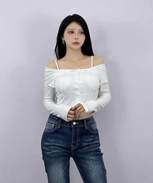 FOLLOWIN（フォロウィン）の「【４color/パット付き】オフショルボタントップス（Tシャツ/カットソー・レディース・ブラック/グレー/チャコールグレー/ホワイト・FREE）」の10枚目の写真