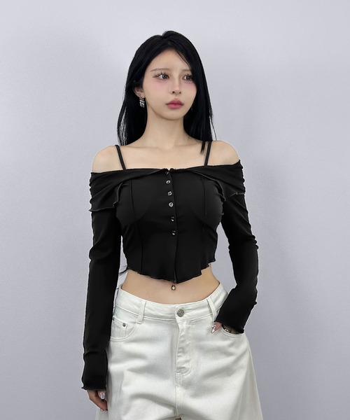 FOLLOWIN（フォロウィン）の「【４color/パット付き】オフショルボタントップス（Tシャツ/カットソー・レディース・ブラック/グレー/チャコールグレー/ホワイト・FREE）」の13枚目の写真