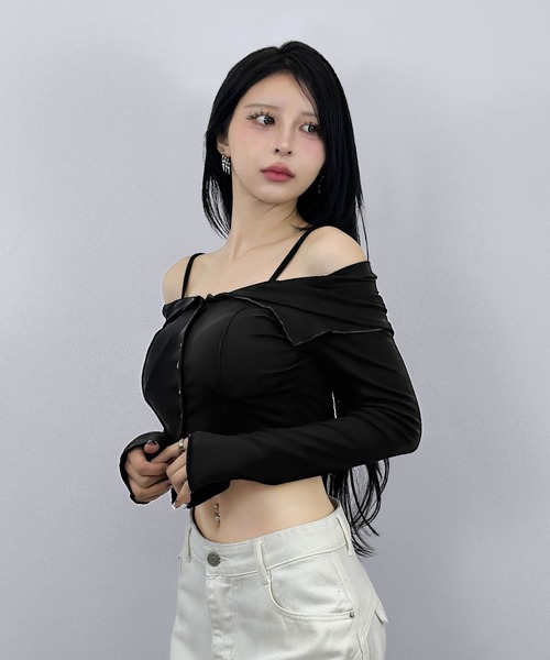 FOLLOWIN（フォロウィン）の「【４color/パット付き】オフショルボタントップス（Tシャツ/カットソー・レディース・ブラック/グレー/チャコールグレー/ホワイト・FREE）」の14枚目の写真