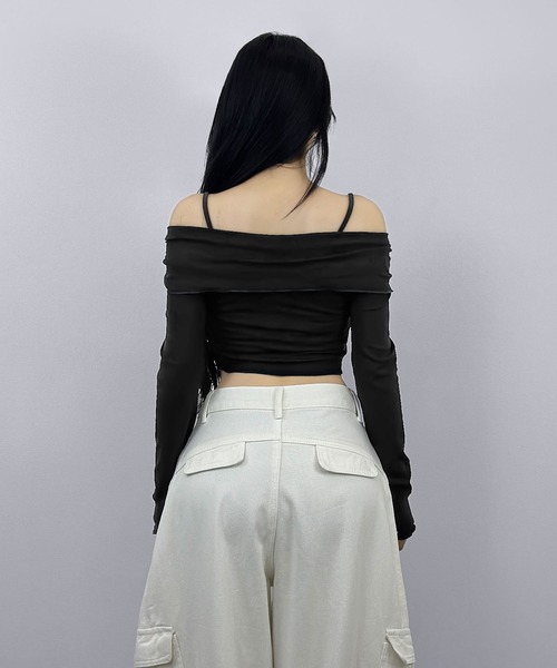 FOLLOWIN（フォロウィン）の「【４color/パット付き】オフショルボタントップス（Tシャツ/カットソー・レディース・ブラック/グレー/チャコールグレー/ホワイト・FREE）」の15枚目の写真