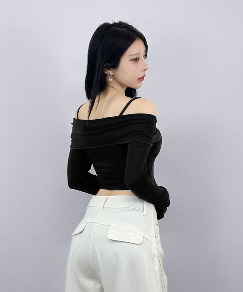 FOLLOWIN（フォロウィン）の「【４color/パット付き】オフショルボタントップス（Tシャツ/カットソー・レディース・ブラック/グレー/チャコールグレー/ホワイト・FREE）」の16枚目の写真