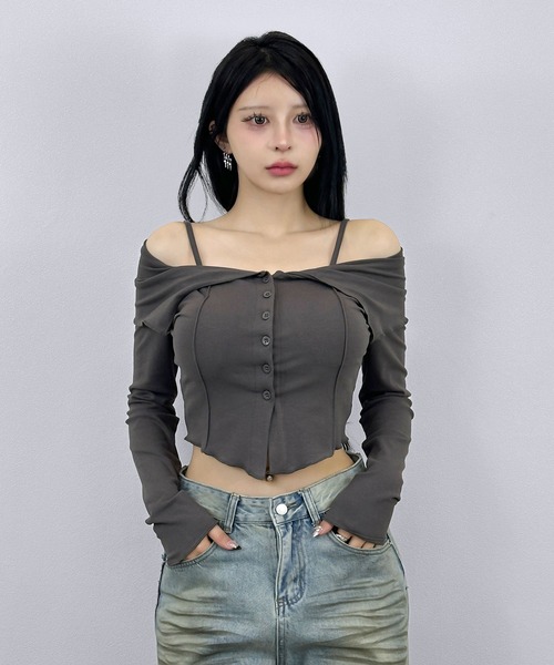 FOLLOWIN（フォロウィン）の「【４color/パット付き】オフショルボタントップス（Tシャツ/カットソー・レディース・ブラック/グレー/チャコールグレー/ホワイト・FREE）」の20枚目の写真