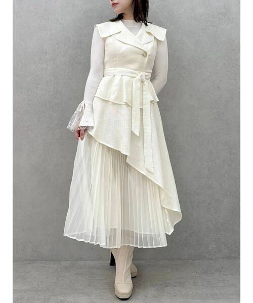 dazzlin（ダズリン）の「アシメプリーツトレンチワンピース（ワンピース・レディース・チャコールグレー/オフホワイト/その他・MEDIUM/SMALL/X-SMALL）」の2枚目の写真