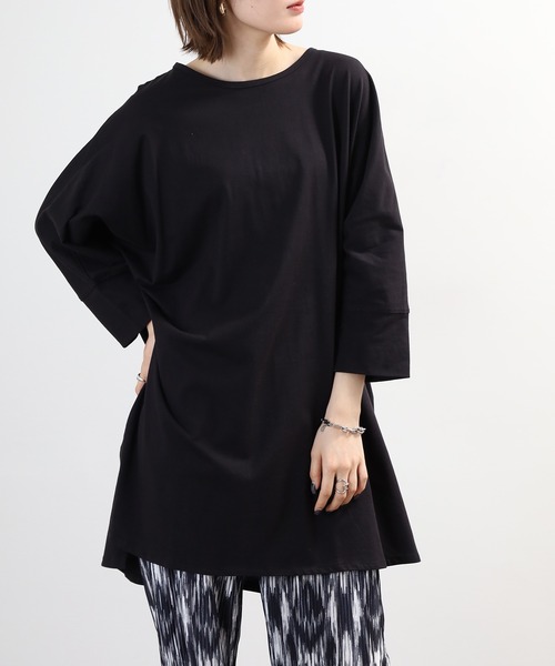 FUNALIVE(ファンアライブ)の「ラウンドネック ロング Tシャツ チュニック(Tシャツ/カットソー・レディース・オフホワイト/グレイッシュベージュ/ブラック・LL~3L/M~L)」の15枚目の写真