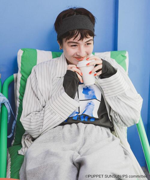 SENSE OF PLACE by URBAN RESEARCH（センスオブプレイスバイアーバンリサーチ）の「『ユニセックス』『別注』SUNSUN×SENSE OF PLACE　グラフィックTシャツ（Tシャツ/カットソー・レディース・チャコールグレー/オフホワイト・LARGE/MEDIUM）」の15枚目の写真