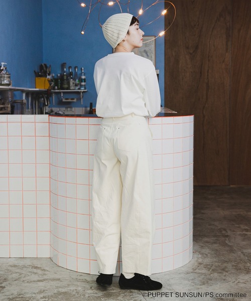 SENSE OF PLACE by URBAN RESEARCH（センスオブプレイスバイアーバンリサーチ）の「『ユニセックス』『別注』SUNSUN×SENSE OF PLACE　グラフィックTシャツ（Tシャツ/カットソー・レディース・チャコールグレー/オフホワイト・LARGE/MEDIUM）」の8枚目の写真