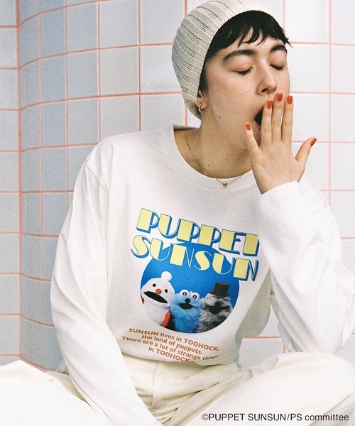 SENSE OF PLACE by URBAN RESEARCH（センスオブプレイスバイアーバンリサーチ）の「『ユニセックス』『別注』SUNSUN×SENSE OF PLACE　グラフィックTシャツ（Tシャツ/カットソー・レディース・チャコールグレー/オフホワイト・LARGE/MEDIUM）」の9枚目の写真