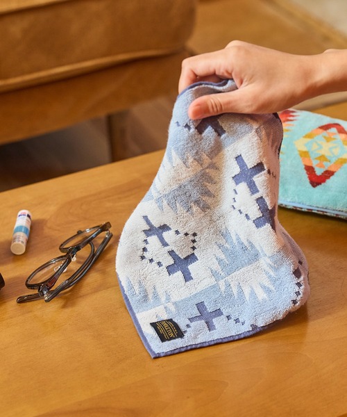 PENDLETON(ペンドルトン)の「PENDLETON/ペンドルトン エンボスマルチタオル(タオル・レディース・ネイビー/ブルー・FREE)」の1枚目の写真