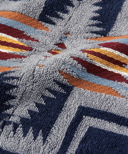 PENDLETON(ペンドルトン)の「PENDLETON/ペンドルトン エンボスマルチタオル(タオル・レディース・ネイビー/ブルー・FREE)」の5枚目の写真
