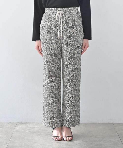 UNTITLED（アンタイトル）の「【Munich】ワイドレッグイージーパンツ／flower（その他パンツ・レディース・ブラック系・02）」の7枚目の写真