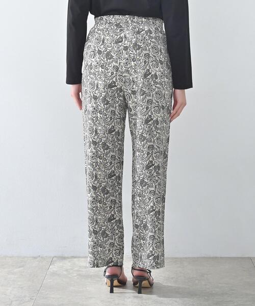 UNTITLED（アンタイトル）の「【Munich】ワイドレッグイージーパンツ／flower（その他パンツ・レディース・ブラック系・02）」の9枚目の写真