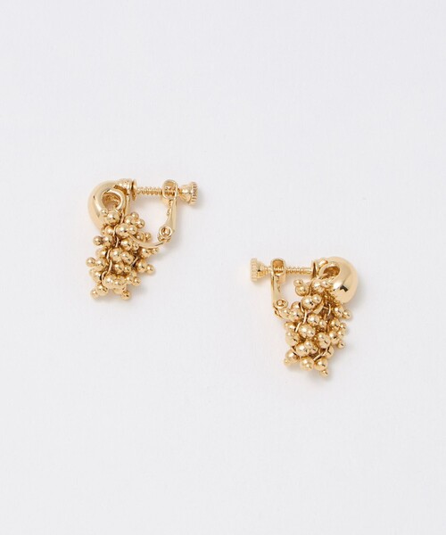 green label relaxing（グリーンレーベルリラクシング）の「オーバルメタル＆ツブツブミックス イヤリング（イヤリング・レディース・シルバー/ゴールド・FREE）」の4枚目の写真