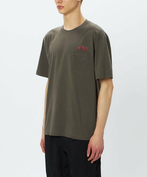 THE NORTH FACE(ザノースフェイス)の「【THE NORTH FACE】S/S FD FLOWER LG T(Tシャツ/カットソー・メンズ・オリーブ/オフホワイト・M/L/XL)」の3枚目の写真