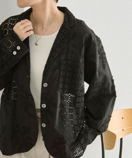 ear PAPILLONNER(イアパピヨネ)の「刺繍ジャケット【SUM1 STYLE】(その他アウター・レディース・ブラック/ホワイト・FREE)」の1枚目の写真