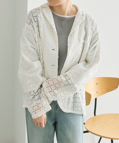 ear PAPILLONNER(イアパピヨネ)の「刺繍ジャケット【SUM1 STYLE】(その他アウター・レディース・ブラック/ホワイト・FREE)」の4枚目の写真