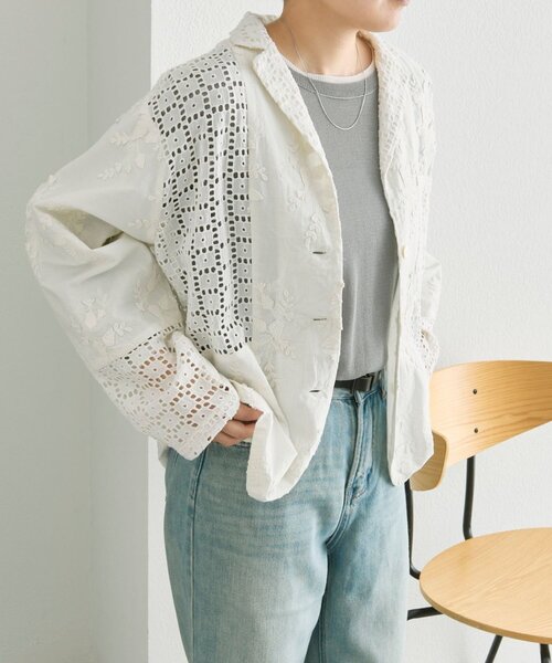 ear PAPILLONNER(イアパピヨネ)の「刺繍ジャケット【SUM1 STYLE】(その他アウター・レディース・ブラック/ホワイト・FREE)」の5枚目の写真