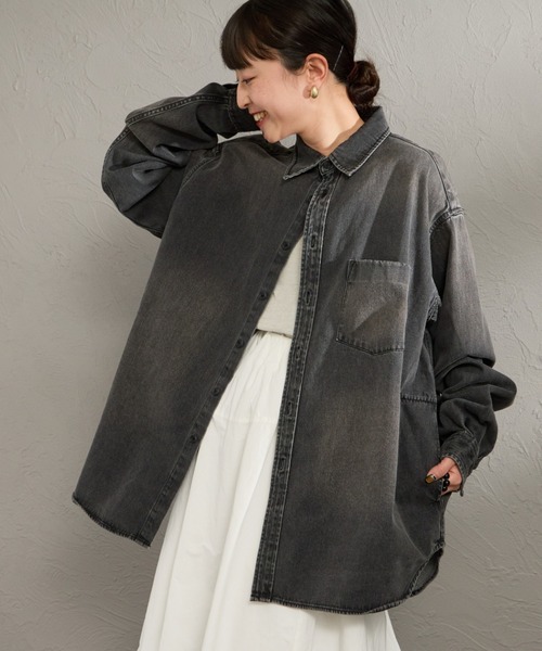 PENNEYS（ぺニーズ）の「[PENNEYS／ペニーズ] 別注 80Z ビッグシルエット デニムシャツ（シャツ/ブラウス・レディース・インディゴブルー/ライトインディゴブルー/ブラック・M/S/L）」の2枚目の写真