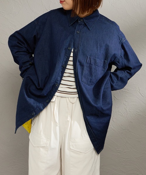 PENNEYS（ぺニーズ）の「[PENNEYS／ペニーズ] 別注 80Z ビッグシルエット デニムシャツ（シャツ/ブラウス・レディース・インディゴブルー/ライトインディゴブルー/ブラック・M/S/L）」の20枚目の写真