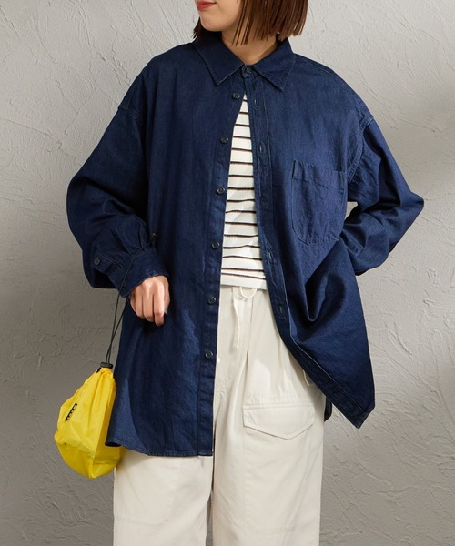 PENNEYS（ぺニーズ）の「[PENNEYS／ペニーズ] 別注 80Z ビッグシルエット デニムシャツ（シャツ/ブラウス・レディース・インディゴブルー/ライトインディゴブルー/ブラック・M/S/L）」の21枚目の写真