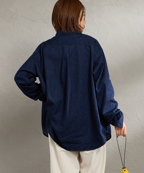 PENNEYS（ぺニーズ）の「[PENNEYS／ペニーズ] 別注 80Z ビッグシルエット デニムシャツ（シャツ/ブラウス・レディース・インディゴブルー/ライトインディゴブルー/ブラック・M/S/L）」の19枚目の写真