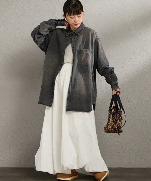 PENNEYS（ぺニーズ）の「[PENNEYS／ペニーズ] 別注 80Z ビッグシルエット デニムシャツ（シャツ/ブラウス・レディース・インディゴブルー/ライトインディゴブルー/ブラック・M/S/L）」の4枚目の写真