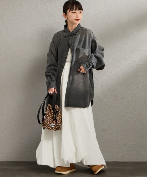 PENNEYS（ぺニーズ）の「[PENNEYS／ペニーズ] 別注 80Z ビッグシルエット デニムシャツ（シャツ/ブラウス・レディース・インディゴブルー/ライトインディゴブルー/ブラック・M/S/L）」の11枚目の写真