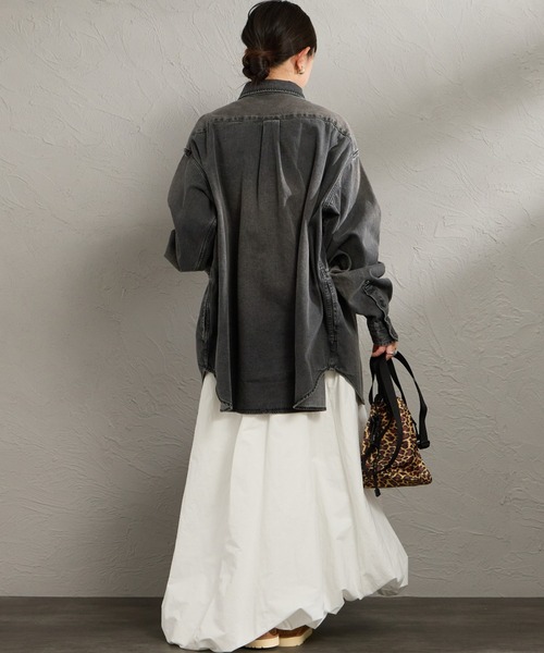 PENNEYS（ぺニーズ）の「[PENNEYS／ペニーズ] 別注 80Z ビッグシルエット デニムシャツ（シャツ/ブラウス・レディース・インディゴブルー/ライトインディゴブルー/ブラック・M/S/L）」の13枚目の写真