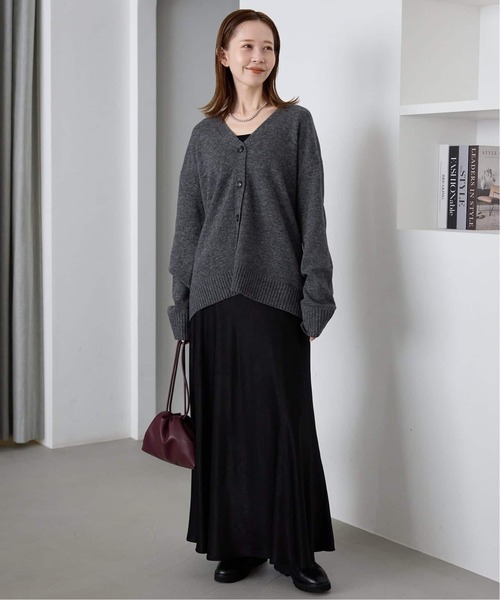 SLOBE IENA（スローブイエナ）の「《WEB限定/追加2》グロッシーサテンフレアスカート（スカート・レディース・アイボリー/ブラック・FREE）」の11枚目の写真