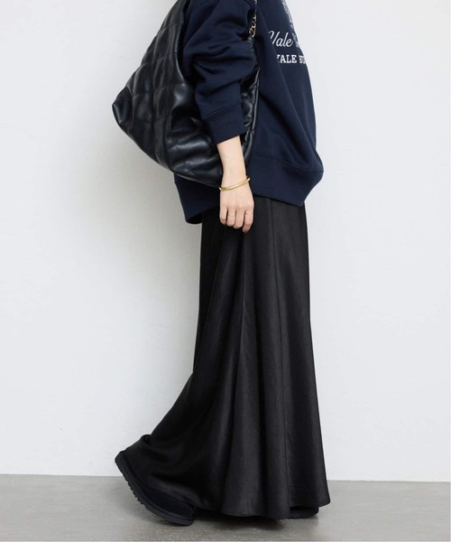 SLOBE IENA（スローブイエナ）の「《WEB限定/追加2》グロッシーサテンフレアスカート（スカート・レディース・アイボリー/ブラック・FREE）」の17枚目の写真