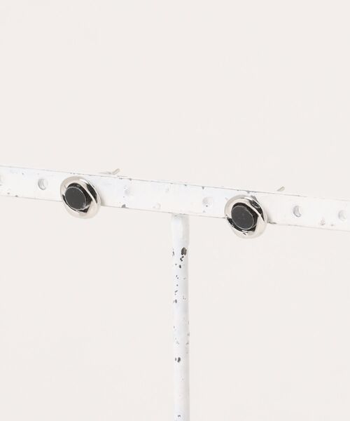 almo(アルモ)の「EK563/シルバーブラックストーンペアピアス/両耳用/メンズ(NEZ)(ピアス(両耳用)・メンズ・シルバー・FREE)」の6枚目の写真
