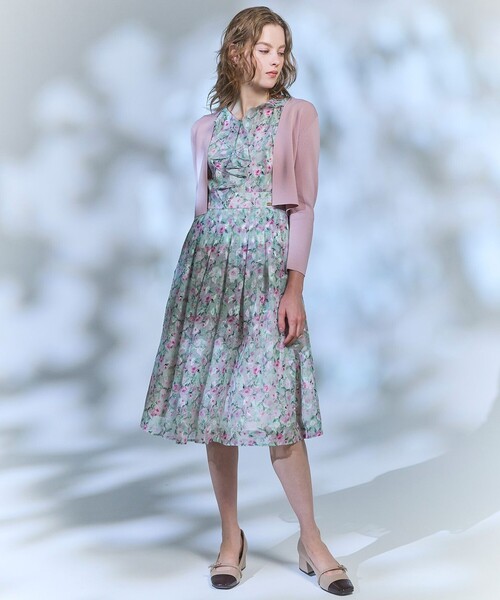 TOCCA(トッカ)の「RIBBON CROSSING PUMPS メリージェーン パンプス(パンプス・レディース・アイボリー系/ベージュ系/ブラック系・37/36/35/39/38)」の4枚目の写真