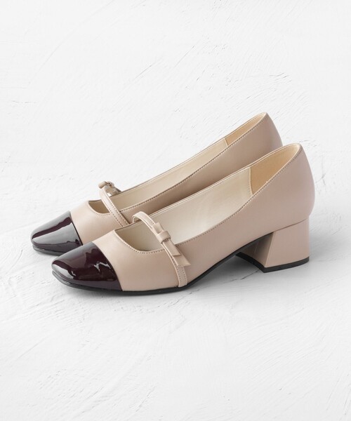 TOCCA(トッカ)の「RIBBON CROSSING PUMPS メリージェーン パンプス(パンプス・レディース・アイボリー系/ベージュ系/ブラック系・37/36/35/39/38)」の19枚目の写真