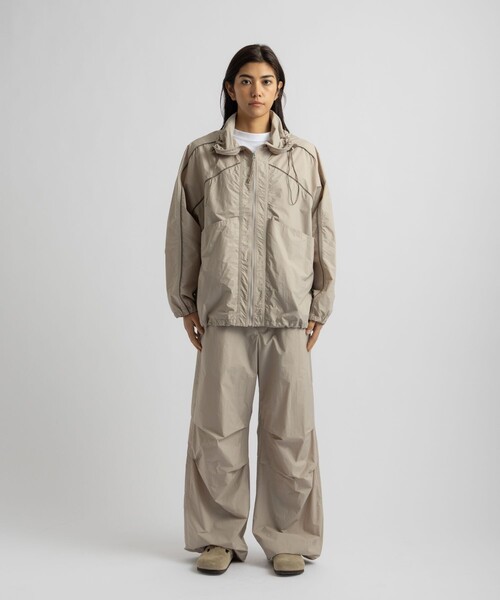 Saturdays NYC(サタデーズ ニューヨークシティ )の「Edie Windbreaker(ブルゾン・レディース・ブラック/ワイン/ベージュ・M/S)」の8枚目の写真