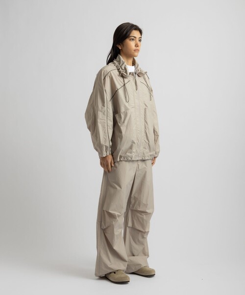 Saturdays NYC(サタデーズ ニューヨークシティ )の「Edie Windbreaker(ブルゾン・レディース・ブラック/ワイン/ベージュ・M/S)」の9枚目の写真