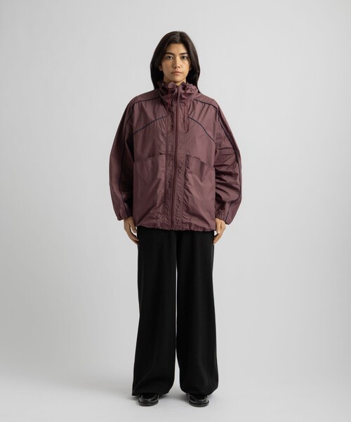 Saturdays NYC(サタデーズ ニューヨークシティ )の「Edie Windbreaker(ブルゾン・レディース・ブラック/ワイン/ベージュ・M/S)」の11枚目の写真