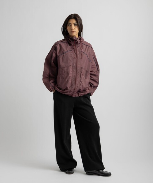 Saturdays NYC(サタデーズ ニューヨークシティ )の「Edie Windbreaker(ブルゾン・レディース・ブラック/ワイン/ベージュ・M/S)」の21枚目の写真