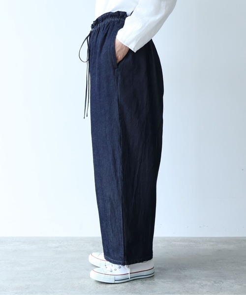 yuni(ユニ )の「R/C soft denim cocoon drawstrings pants(デニムパンツ・レディース・ネイビー・FREE)」の5枚目の写真