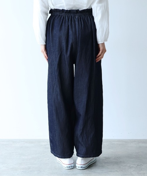 yuni(ユニ )の「R/C soft denim cocoon drawstrings pants(デニムパンツ・レディース・ネイビー・FREE)」の6枚目の写真