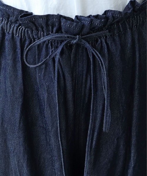 yuni(ユニ )の「R/C soft denim cocoon drawstrings pants(デニムパンツ・レディース・ネイビー・FREE)」の7枚目の写真