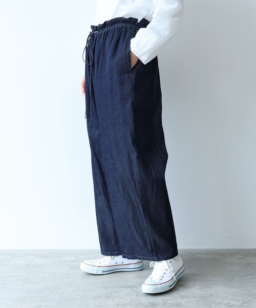 yuni(ユニ )の「R/C soft denim cocoon drawstrings pants(デニムパンツ・レディース・ネイビー・FREE)」の2枚目の写真