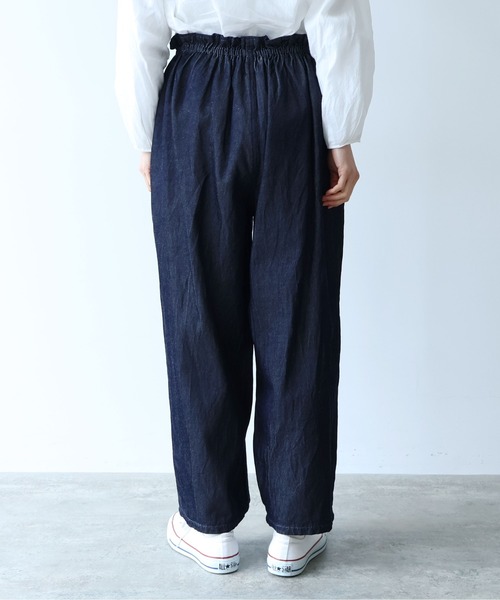yuni(ユニ )の「R/C soft denim cocoon drawstrings pants(デニムパンツ・レディース・ネイビー・FREE)」の3枚目の写真