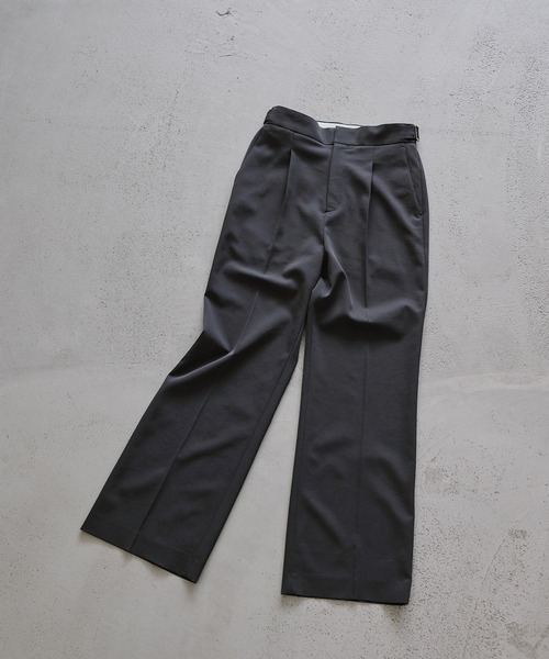 ADAM ET ROPE'(アダムエロペ)の「【サステナブル】ナロースラックス/接触冷感/防シワ/遮熱/UVカット(スラックス・レディース・チャコールグレー/ベージュ系その他/ブラック・36/38)」の17枚目の写真