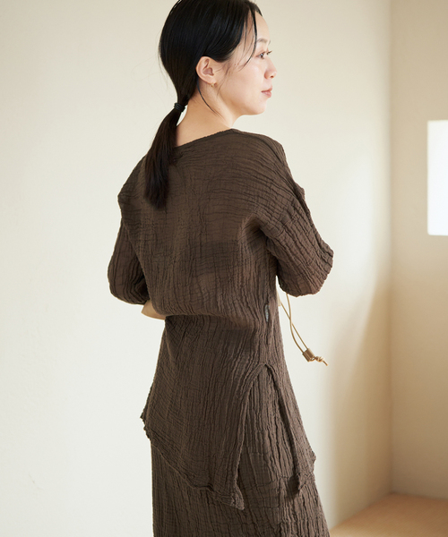 plage(プラージュ)の「LES ATELIERS FRANCAIS DE CONFECTION 別注 SLIT ブラウス(シャツ/ブラウス・レディース・ベージュ/ブラウン・FREE)」の15枚目の写真